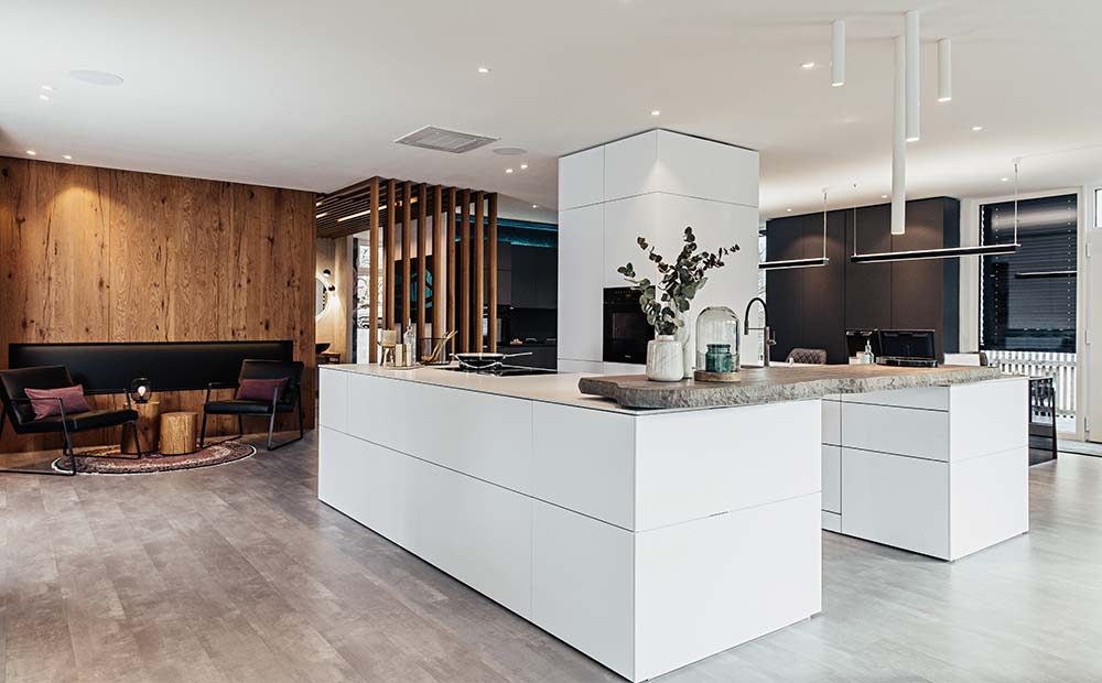 Neue Einrichtungsberater im Faustmann Manufaktur Studio Villach Catherine Kremer Heinz Janko